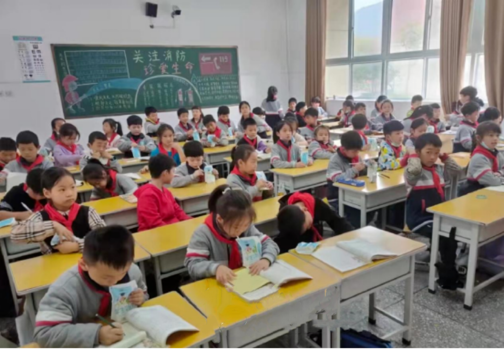 未來可期 健康護航丨花花牛乳業集團取得學生飲用奶常、低溫發酵乳生產資質 未來可期 健康護航丨花花牛乳業集團取得學生飲用奶常、低溫發酵乳生產資質