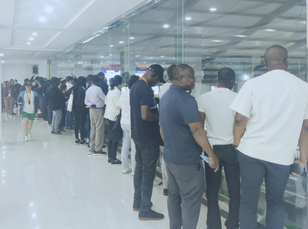 北京大學(xué)南南合作與發(fā)展學(xué)院教授、全球伙伴關(guān)系主任周詠梅一行蒞臨花花牛平輿瑞亞牧業(yè)參觀調(diào)研 北京大學(xué)南南合作與發(fā)展學(xué)院教授、全球伙伴關(guān)系主任周詠梅一行蒞臨花花牛平輿瑞亞牧業(yè)參觀調(diào)研