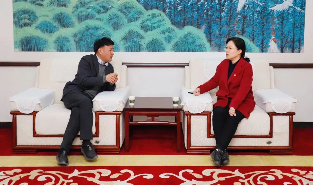 發(fā)揮產(chǎn)業(yè)優(yōu)勢 助力鄉(xiāng)村振興 | 民權(quán)縣委副書記、縣長王靜嫻會(huì)見關(guān)曉彥董事長一行